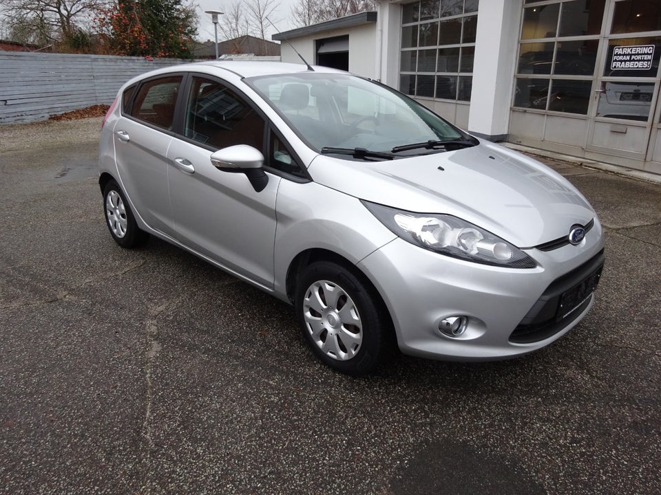 Ford Fiesta 1,25 82 Ambiente 5d