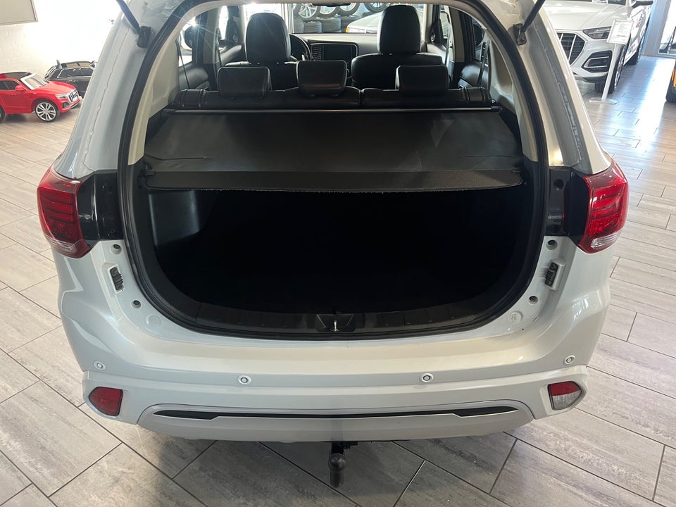 Mitsubishi Outlander 2,4 PHEV Intense CVT 4WD 5d