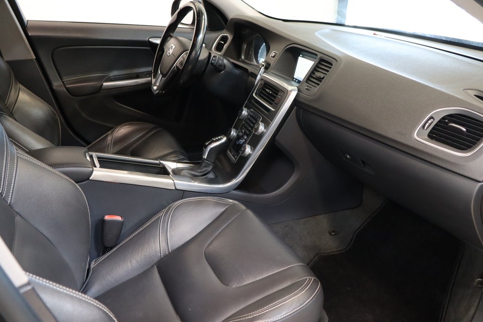 Volvo V60 2,0 D4 181 Momentum aut. Van 5d