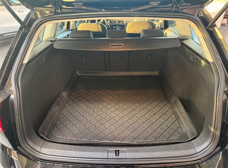 VW Golf VII 1,5 TSi 130 Comfortline Variant 5d