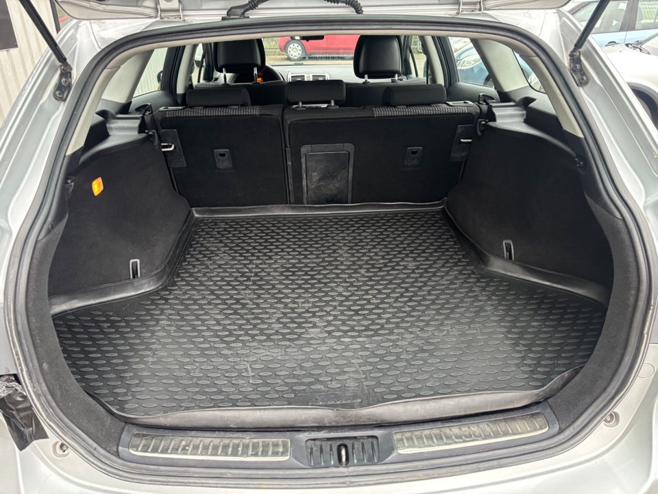 Toyota Avensis 2,0 D-4D TX stc. 5d