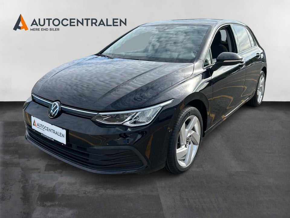 VW Golf VIII 1,5 eTSi 130 Life 75 Years Edition DSG 5d