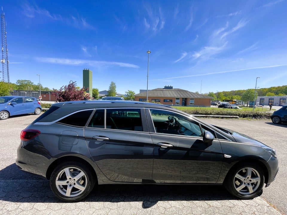 Opel Astra 1,6 CDTi 110 Sports Tourer 5d
