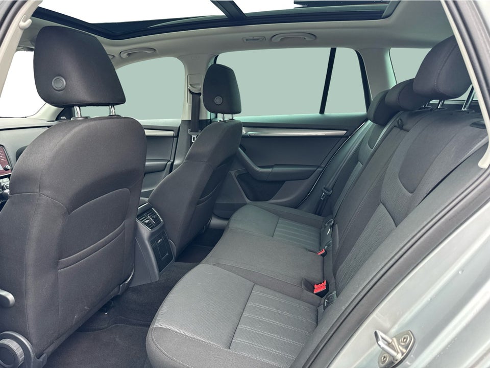 Skoda Octavia 2,0 TDi 150 Style Combi DSG 5d