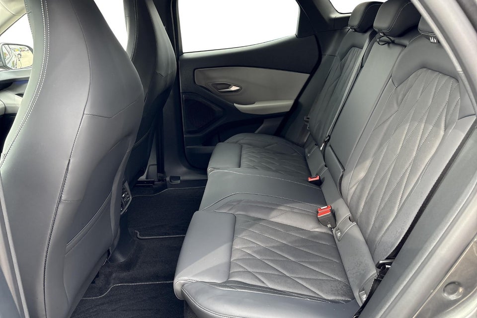 Ford Explorer 77 Premium Extended Range 5d