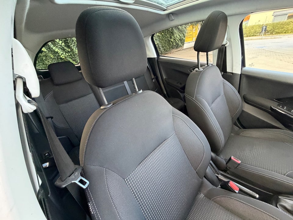 Peugeot 208 1,6 BlueHDi 100 Allure Sky 5d