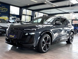 Audi Q6 e-tron, modelår 2025, 33,000 km