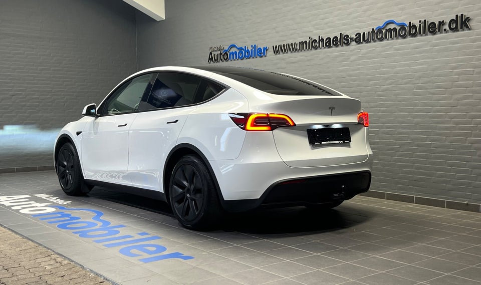 Tesla Model Y RWD 5d