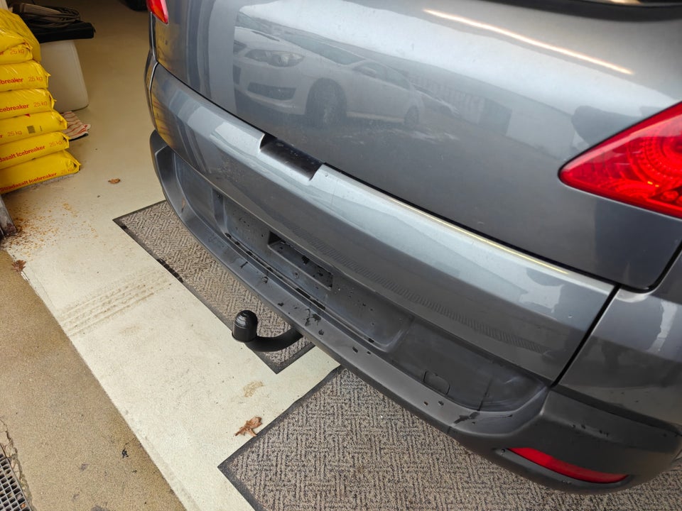 Peugeot 3008 1,6 HDi 112 Active 5d