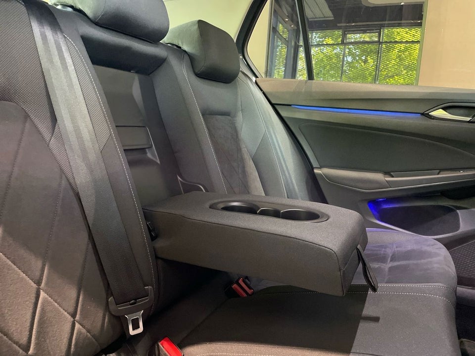 VW Golf VIII 1,4 eHybrid DSG 5d