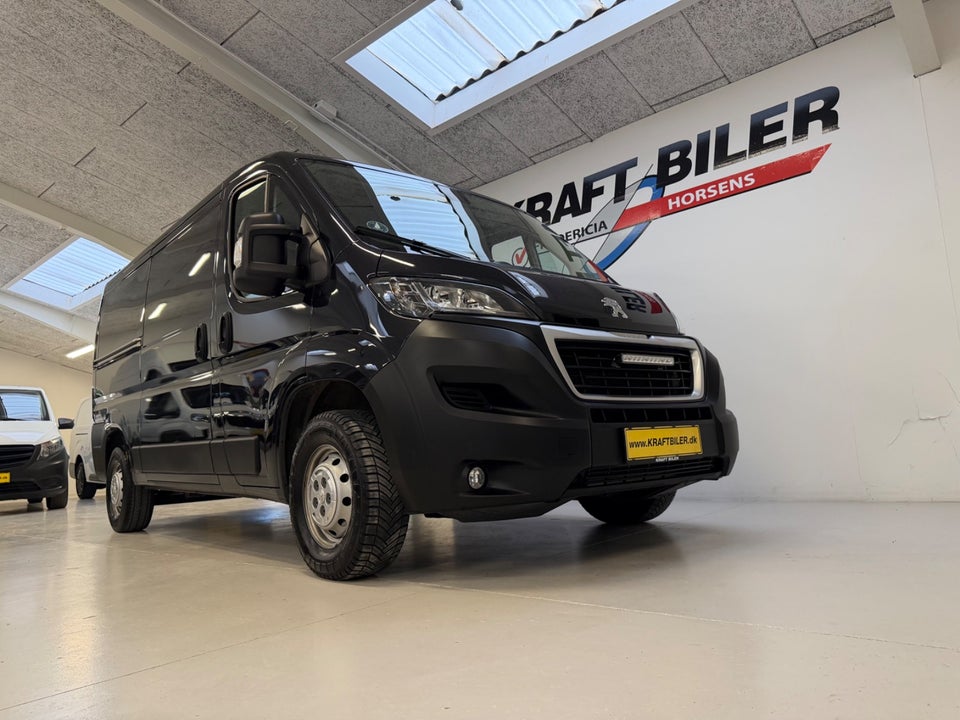 Peugeot Boxer 333 2,2 BlueHDi 140 L2H1 Premium