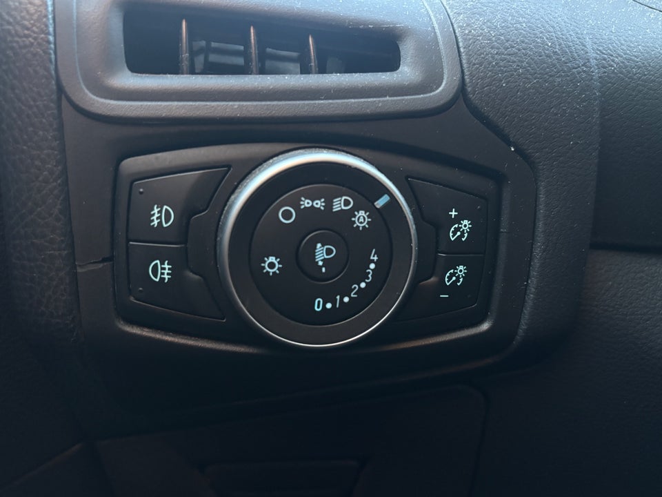 Ford Focus 1,0 SCTi 100 Titanium stc. 5d