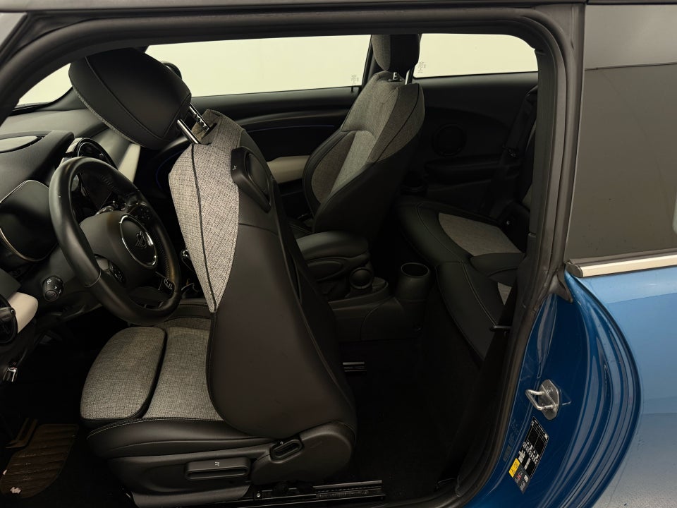 MINI Cooper SE Classic Trim 3d