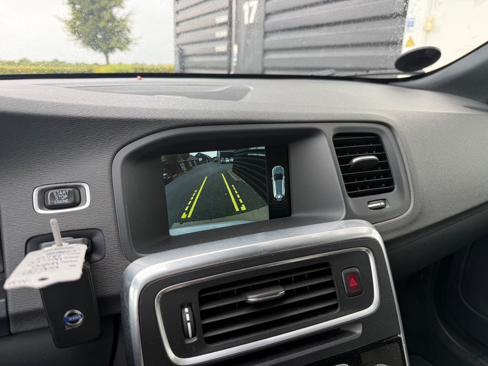 Volvo V60 CC 2,0 T5 245 Momentum aut. 5d