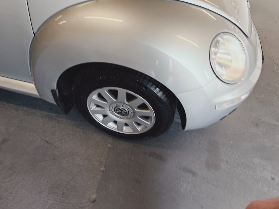 VW New Beetle 1,6 Trendline 2d