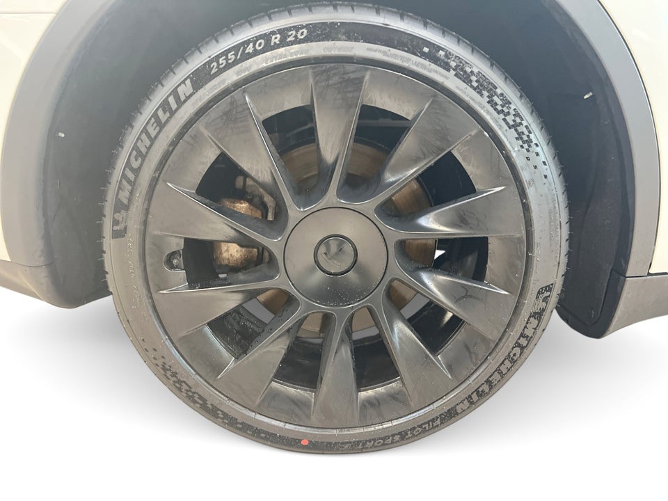 Tesla Model Y Long Range AWD 5d
