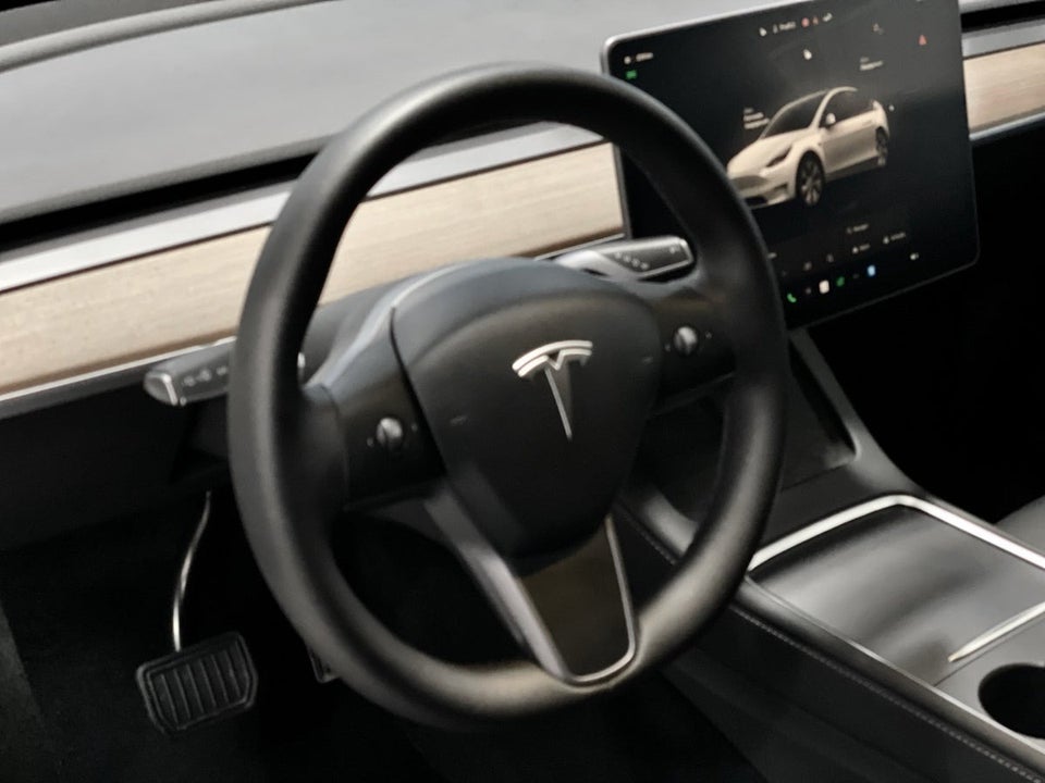 Tesla Model Y Long Range AWD 5d