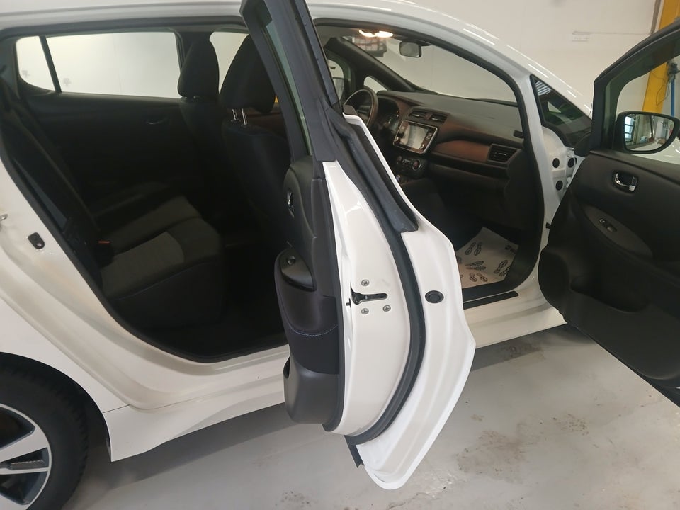 Nissan Leaf 39 Acenta 5d