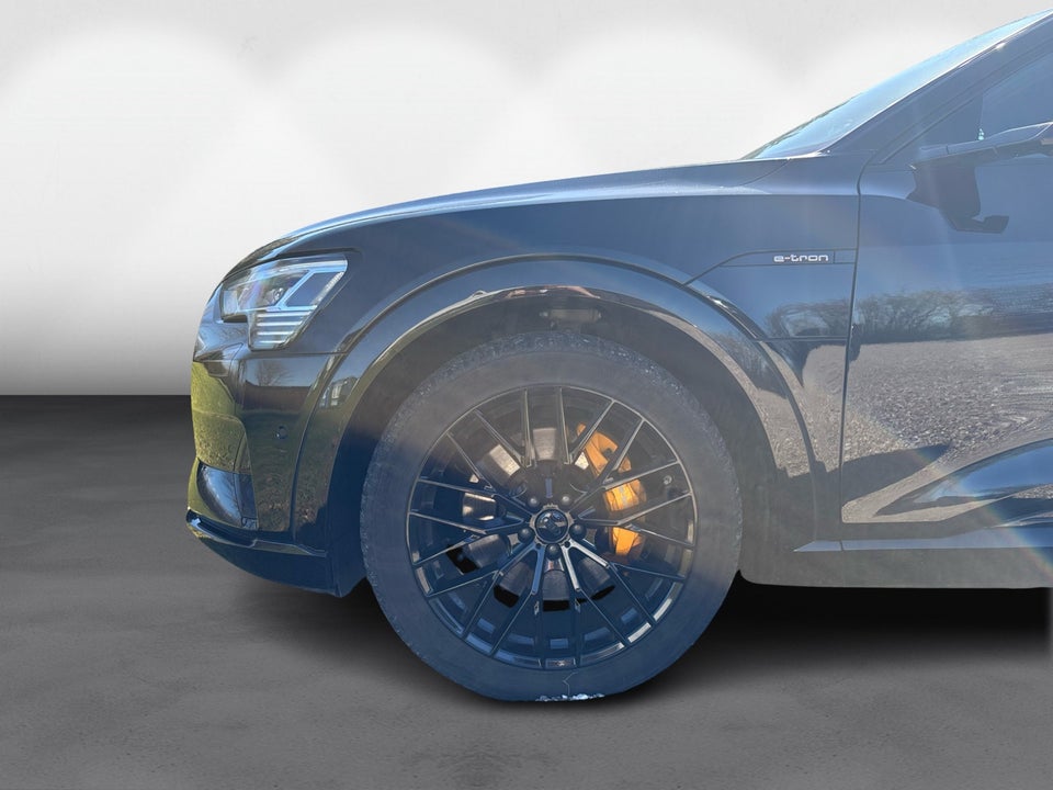 Audi e-tron 55 quattro 5d