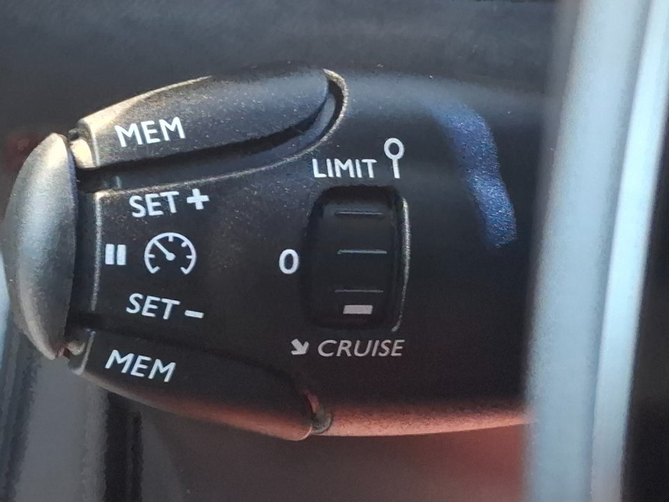 Peugeot e-2008 54 Style 5d