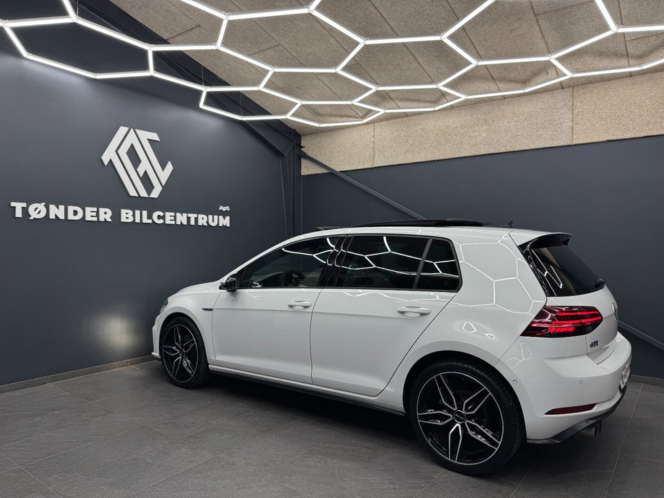 VW Golf VII 1,4 GTE DSG 5d