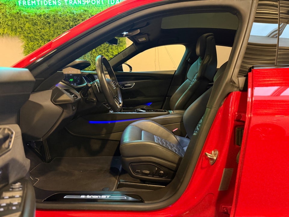 Audi e-tron GT pro quattro 4d