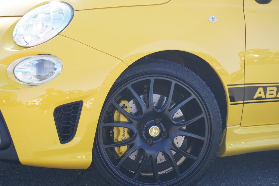 Abarth 595 1,4 T-Jet 180 70th Esseesse 3d