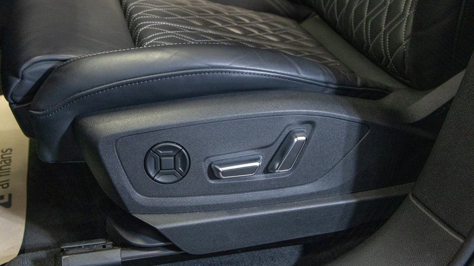 Audi e-tron 55 S-line quattro 5d