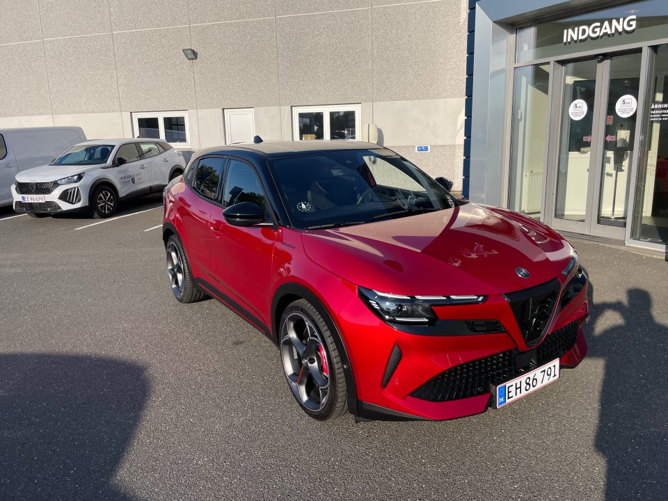 Alfa Romeo Junior Elettrica Veloce 5d