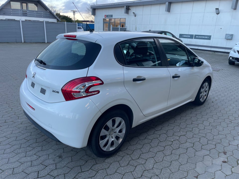 Peugeot 208 1,0 VTi Active+ 5d