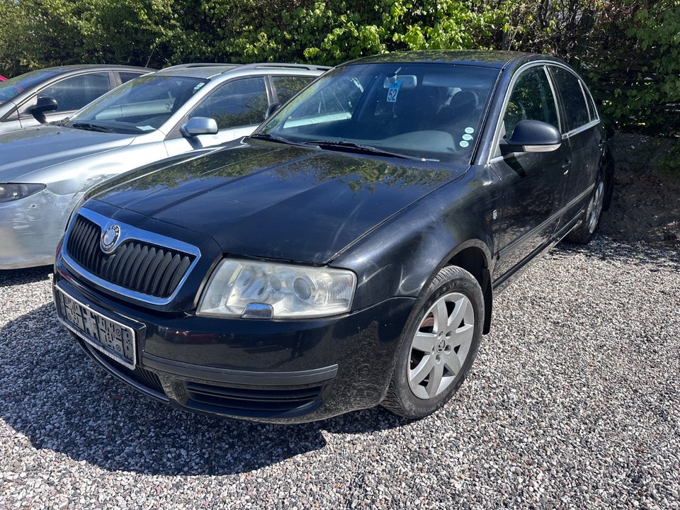 Skoda Superb 2,0 TDi Comfort 4d