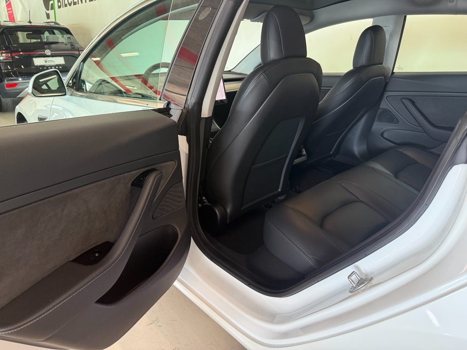 Tesla Model 3 Long Range AWD 4d