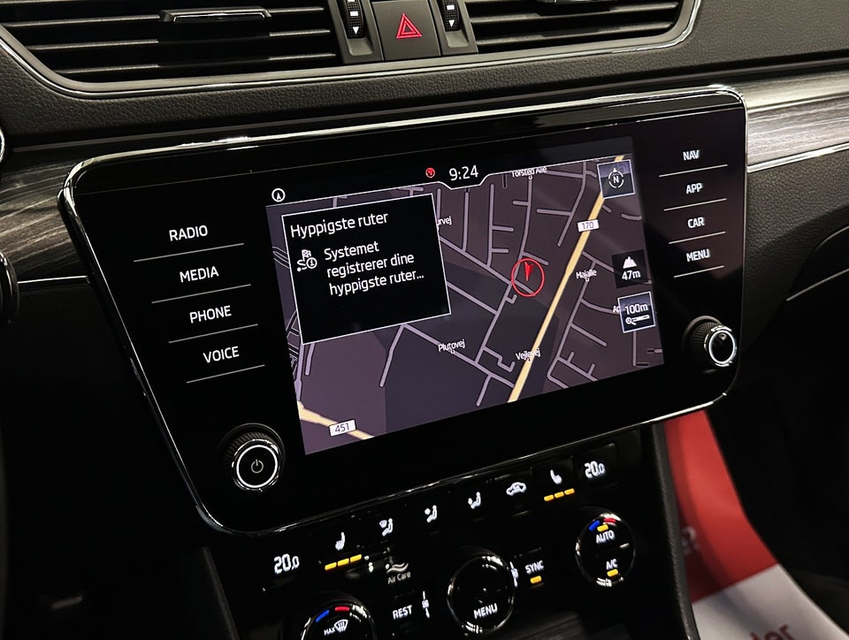 Skoda Superb 2,0 TDi 150 Business Executive Combi DSG 5d