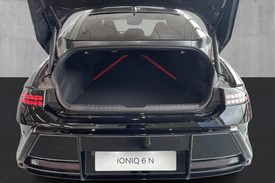 Hyundai Ioniq 6 84 N AWD 4d