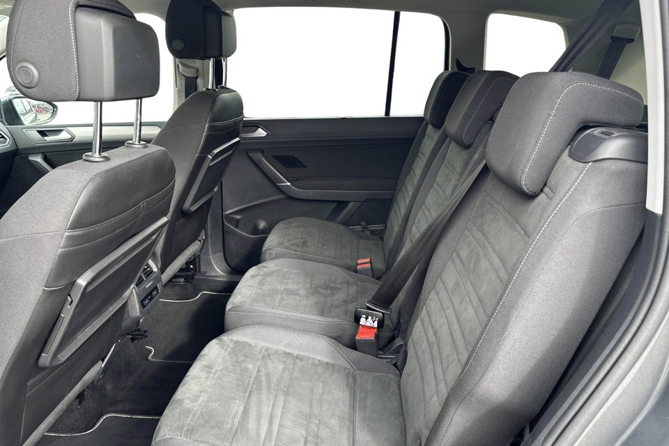 VW Touran 1,6 TDi 115 Comfortline Connect DSG 7prs 5d