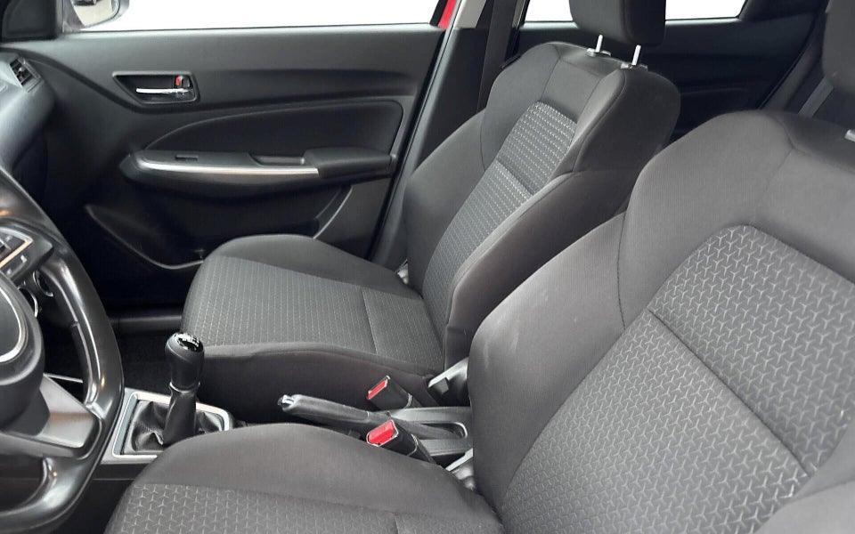 Suzuki Swift 1,2 mHybrid Exclusive Sky 5d