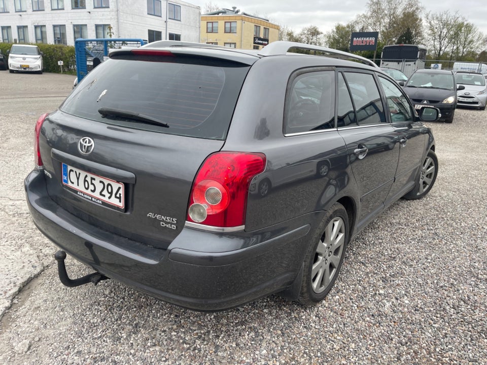 Toyota Avensis 2,0 D-4D Sol stc. 5d