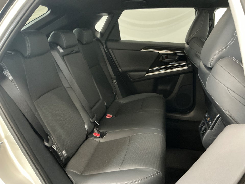 Toyota bZ4X Executive 5d