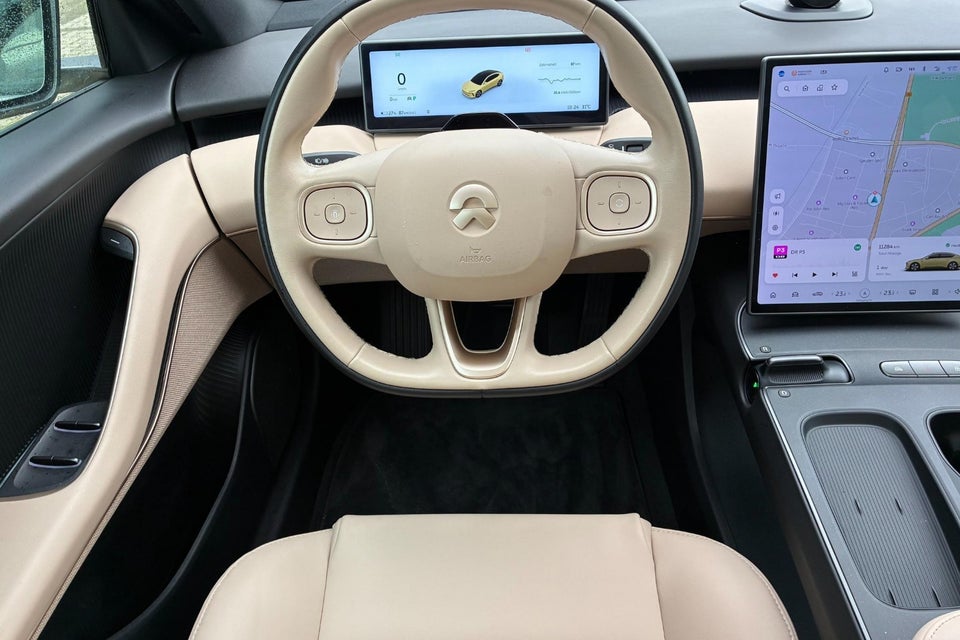 NIO ET5 75 Standard Range 4d