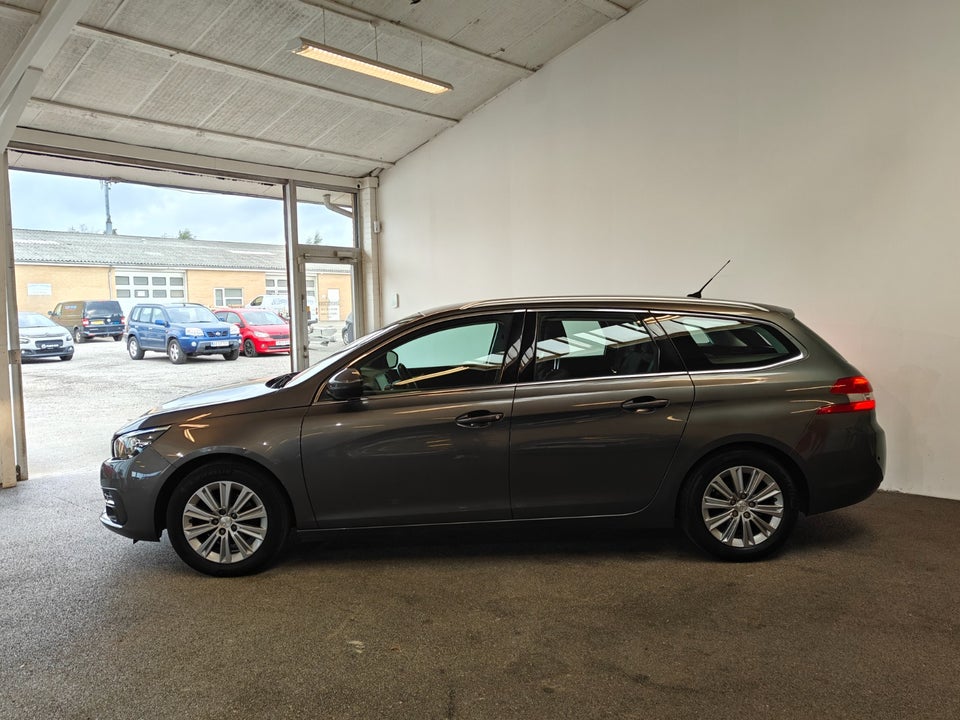 Peugeot 308 1,5 BlueHDi 130 Allure Lux SW 5d