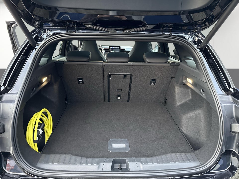 Ford Explorer 84 Premium Extended Range AWD 5d