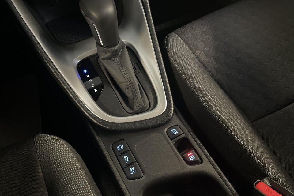 Toyota Yaris 1,5 Hybrid Active Tech e-CVT 5d