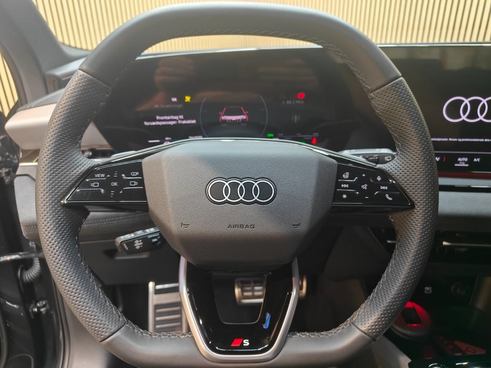 Audi Q6 e-tron S-line quattro 5d