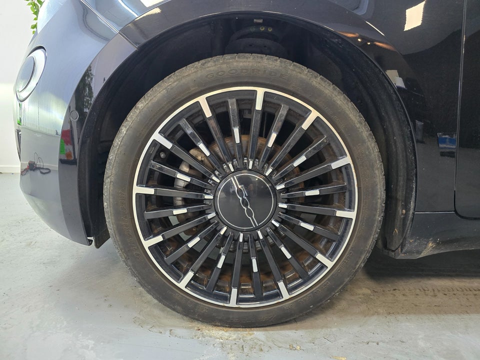 Fiat 500e 42 la Prima 3d