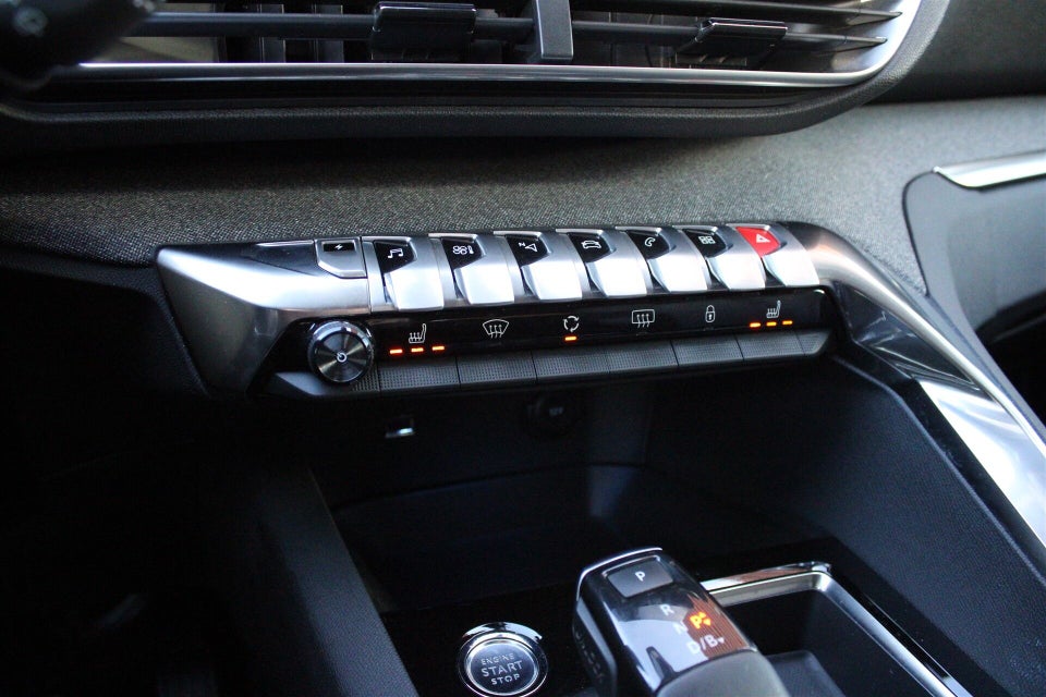 Peugeot 3008 1,6 Hybrid First Selection EAT8 5d