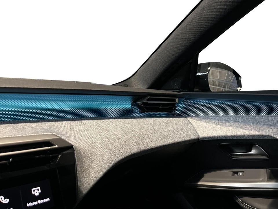 Peugeot e-3008 77 GT Pack 5d