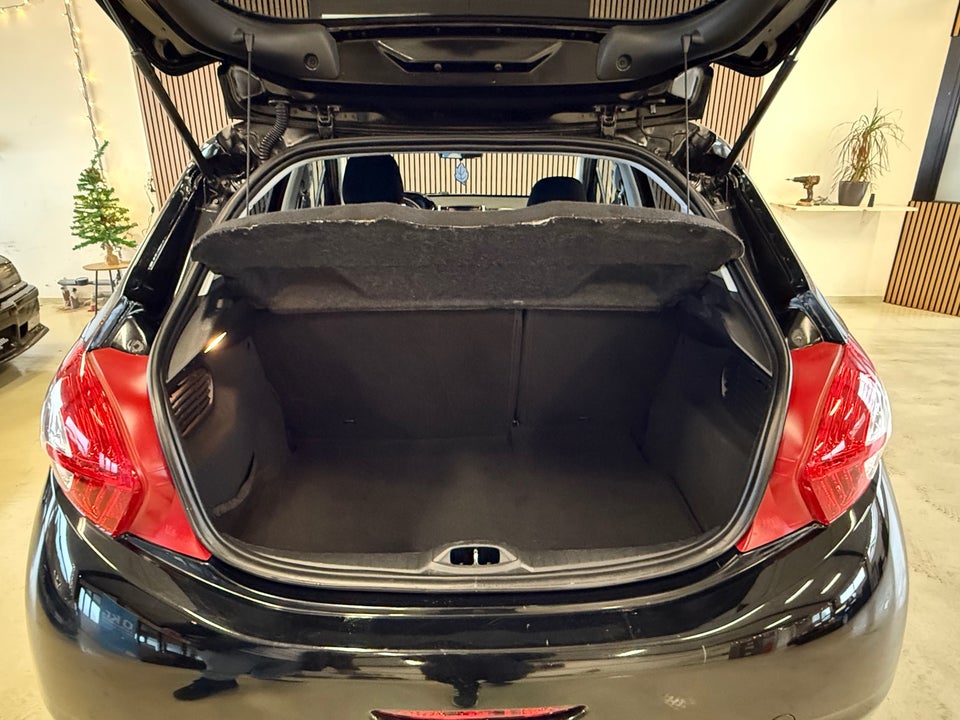 Peugeot 208 1,2 VTi Active 5d