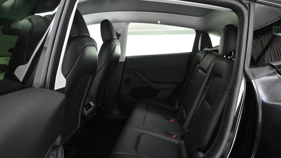 Tesla Model Y Long Range AWD 5d