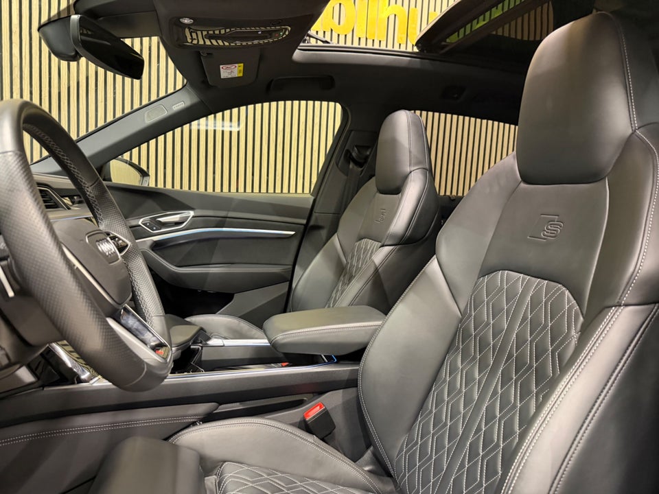 Audi e-tron 55 S-line quattro 5d