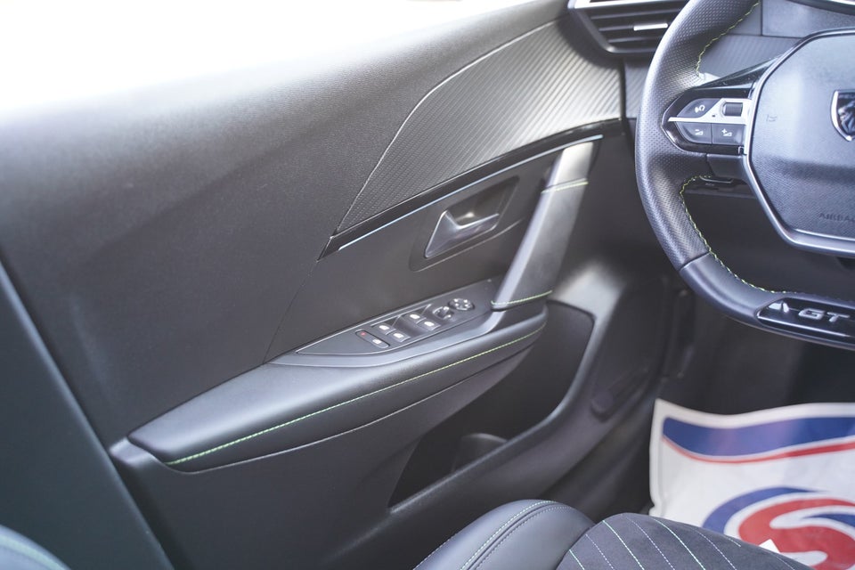 Peugeot e-208 54 GT Pack 5d